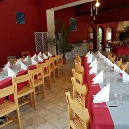Hotel Les Chênes Verts Saint-Savinien