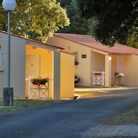 Les Chenes Verts 2* Saint-Savinien