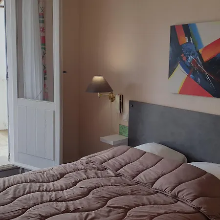 Hotel Les Chenes Verts Saint-Savinien