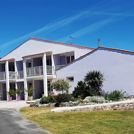 Hotel Les Chênes Verts 2*
