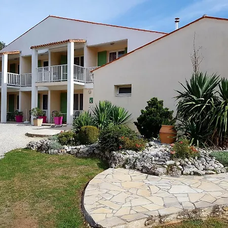 Les Chenes Verts Hotel