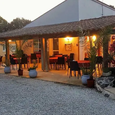 Hotel Les Chenes Verts Saint-Savinien