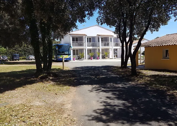 Les Chenes Verts Hotel Saint-Savinien