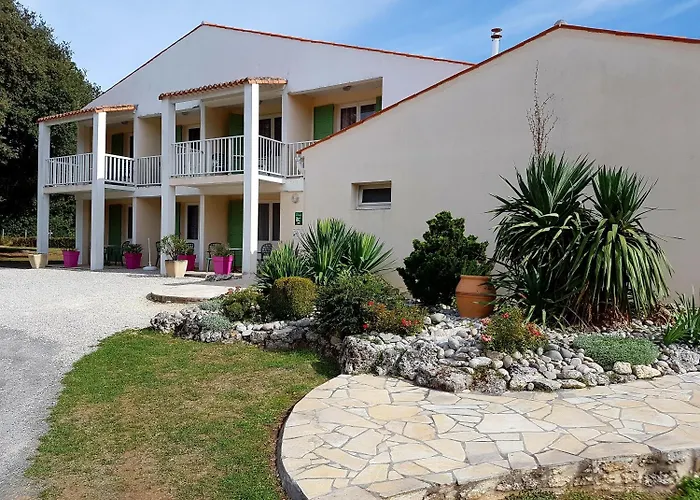 Hotel Les Chenes Verts Saint-Savinien