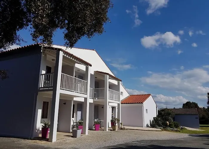 Les Chenes Verts Hotel