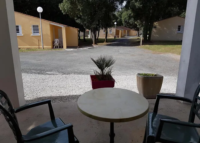 Les Chenes Verts Hotel