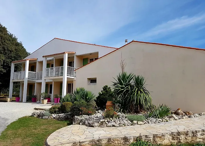 Hotel Les Chenes Verts 2*